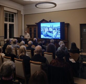 Symbolbild zum Artikel. Der Link öffnet das Bild in einer großen Anzeige.